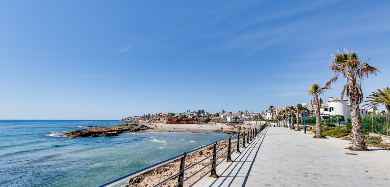 Venta - Adosado -
Orihuela Costa - Las Filipinas