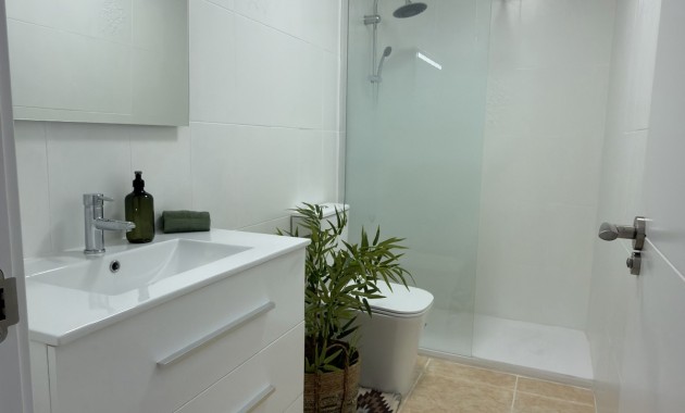 Sale - Apartment / flat -
Torrevieja - Torrevieja - Centre