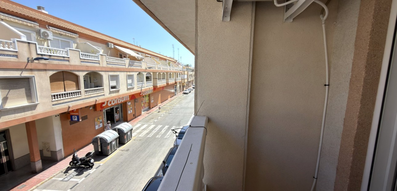 Sale - Apartment / flat -
Torrevieja - Torrevieja - Centre