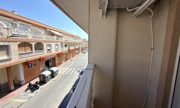 Sale - Apartment / flat -
Torrevieja - Torrevieja - Centre