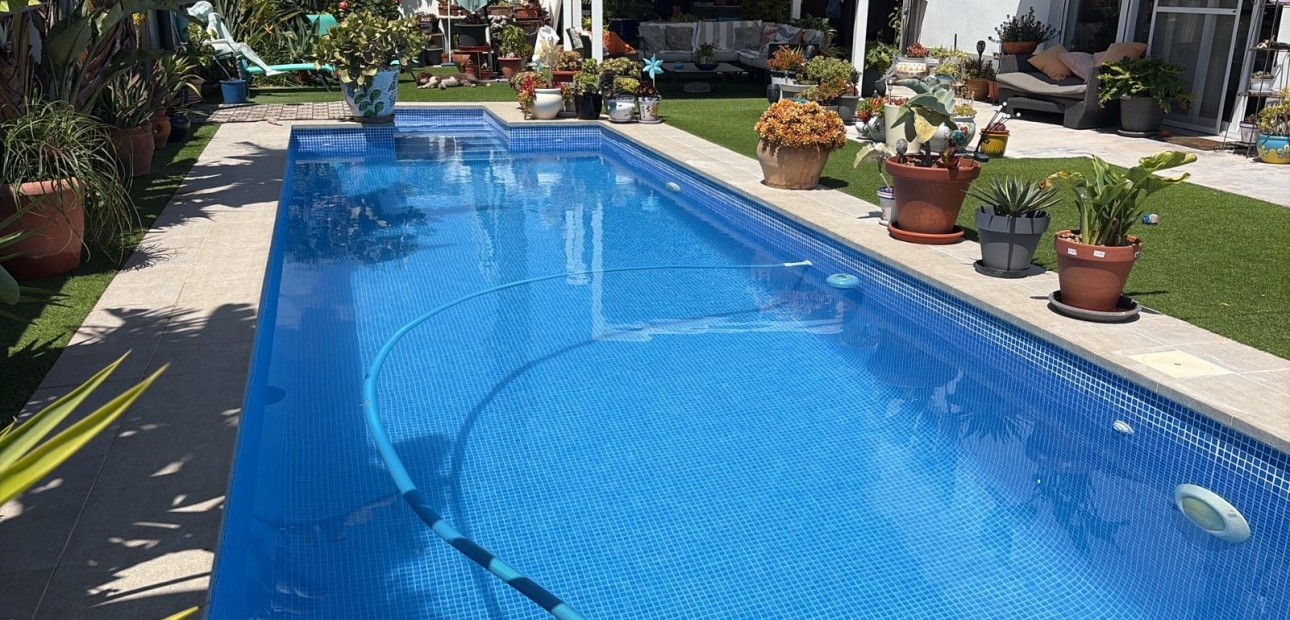 Sale - Detached Villa -
Torrevieja - Torretas