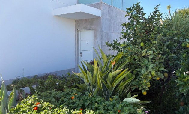 Sale - Detached Villa -
Torrevieja - Torretas