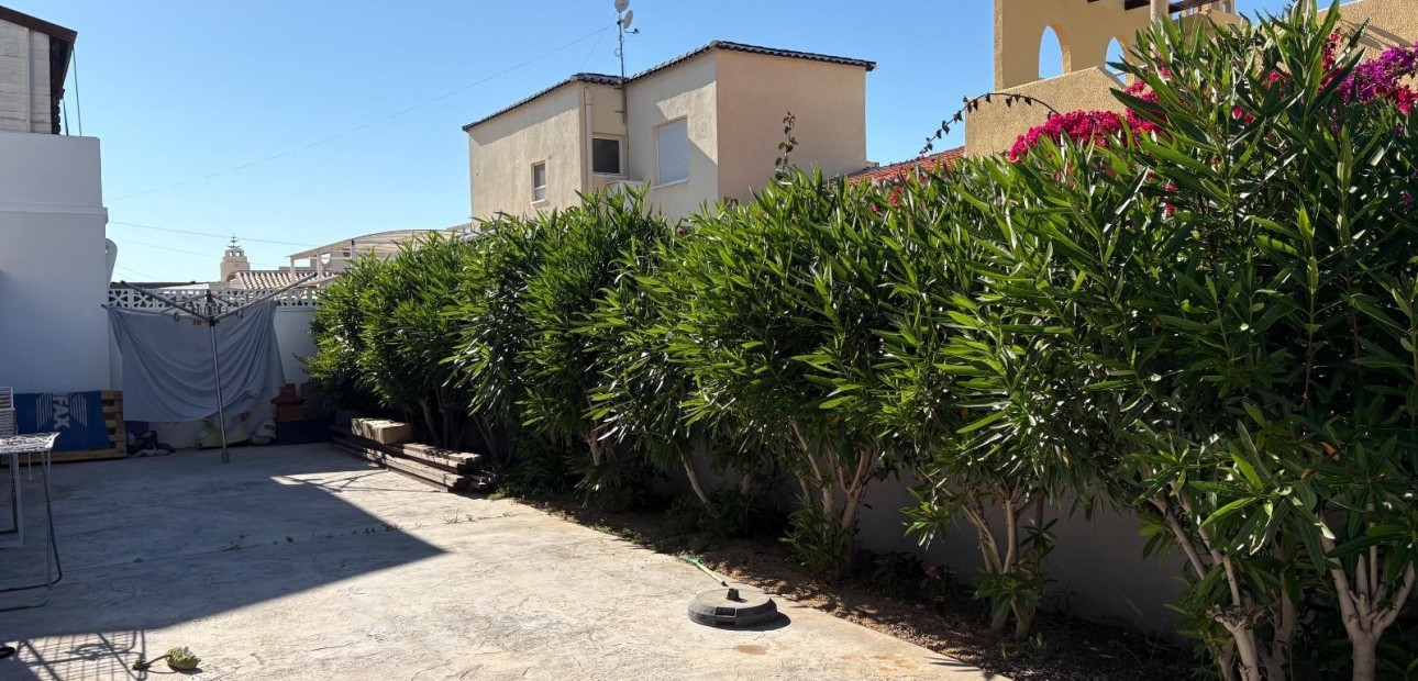 Sale - Detached Villa -
Torrevieja - Torretas