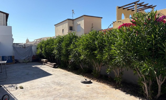 Sale - Detached Villa -
Torrevieja - Torretas