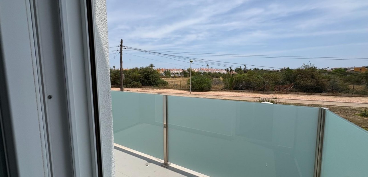 Sale - Detached Villa -
Torrevieja - Torretas