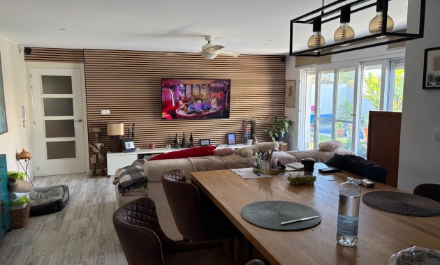 Sale - Detached Villa -
Torrevieja - Torretas