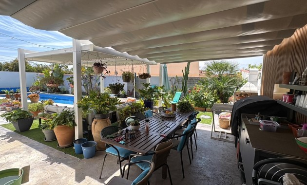 Sale - Detached Villa -
Torrevieja - Torretas