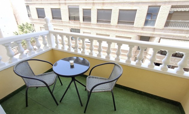 Sale - Apartment / flat -
Torrevieja - Torrevieja - Centre
