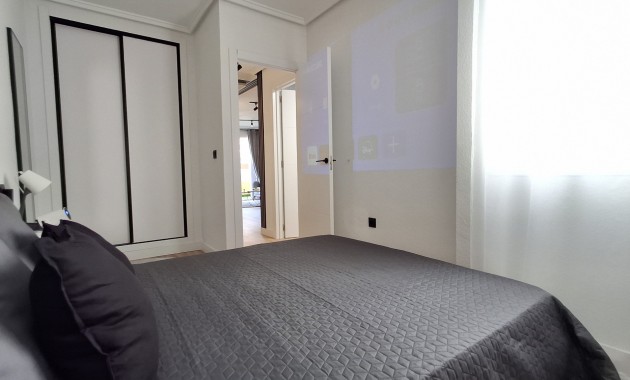 Sale - Apartment / flat -
Torrevieja - Torrevieja - Centre