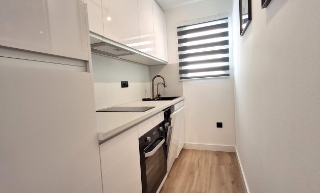 Sale - Apartment / flat -
Torrevieja - Torrevieja - Centre