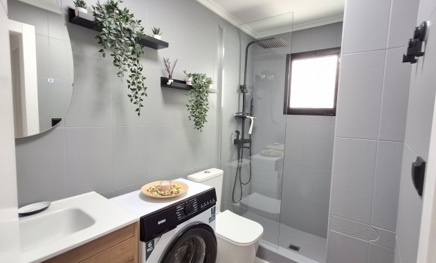 Sale - Apartment / flat -
Torrevieja - Torrevieja - Centre