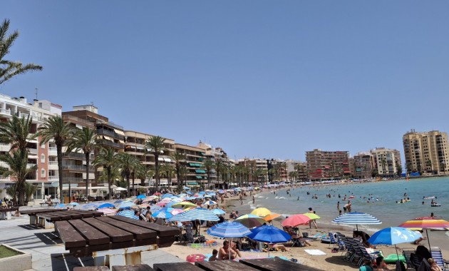 Sale - Apartment / flat -
Torrevieja - Torrevieja - Centre
