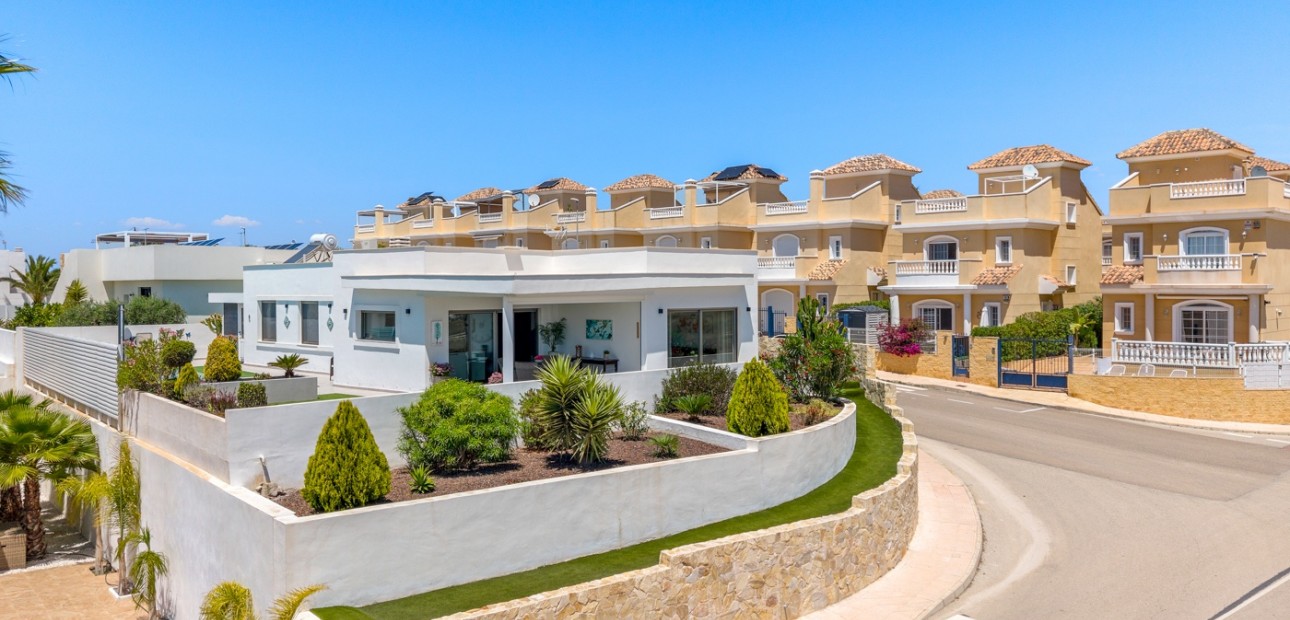 Sale - Detached Villa -
La Marina - La Marina - Urbanization