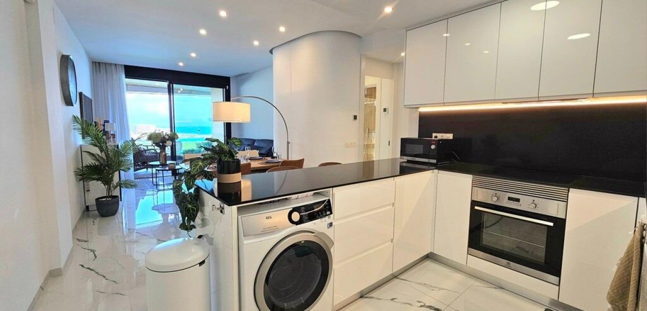 Sale - Apartment / flat -
Gran alacant - Monte y Mar