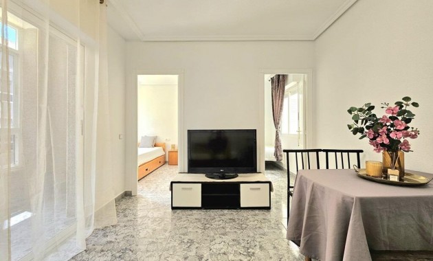 Sale - Apartment / flat -
Torrevieja - Playa de los locos