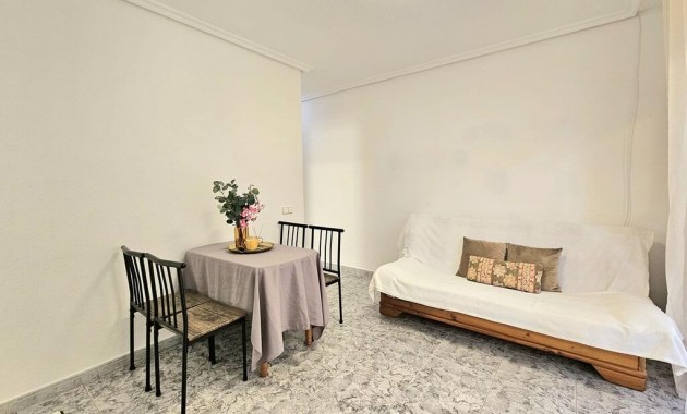 Sale - Apartment / flat -
Torrevieja - Playa de los locos