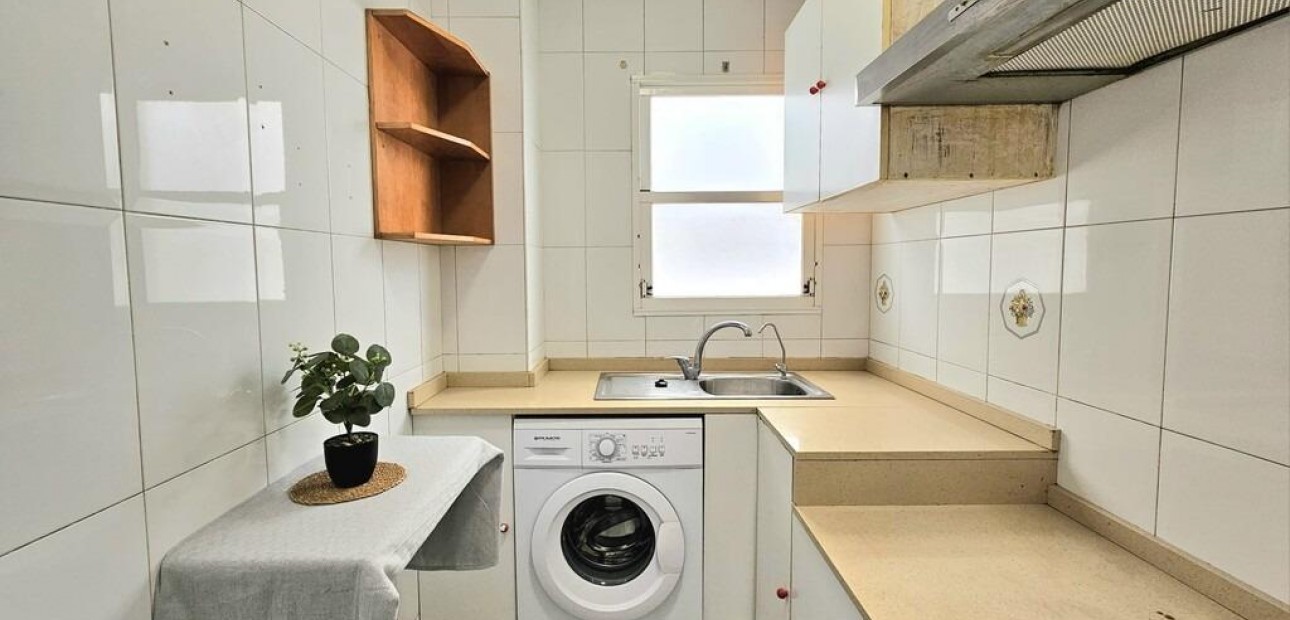 Sale - Apartment / flat -
Torrevieja - Playa de los locos