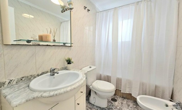Sale - Apartment / flat -
Torrevieja - Playa de los locos