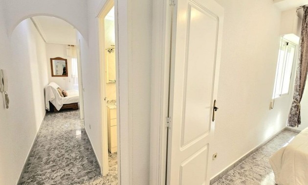 Sale - Apartment / flat -
Torrevieja - Playa de los locos
