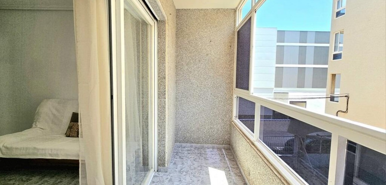 Sale - Apartment / flat -
Torrevieja - Playa de los locos