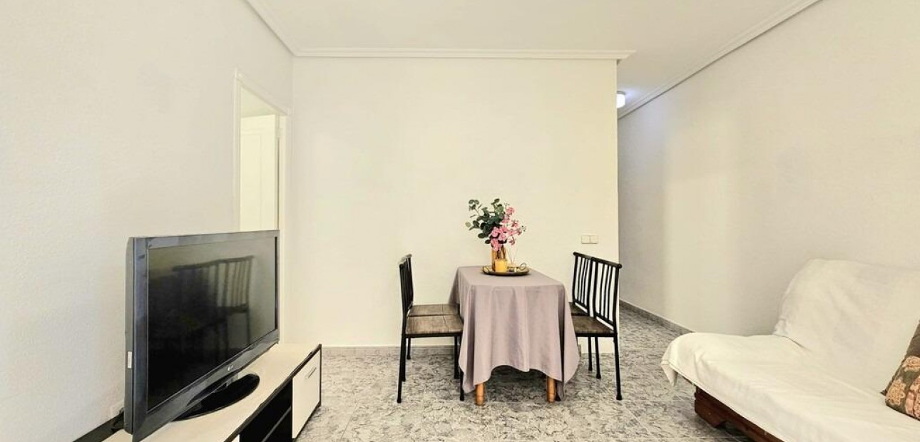 Sale - Apartment / flat -
Torrevieja - Playa de los locos