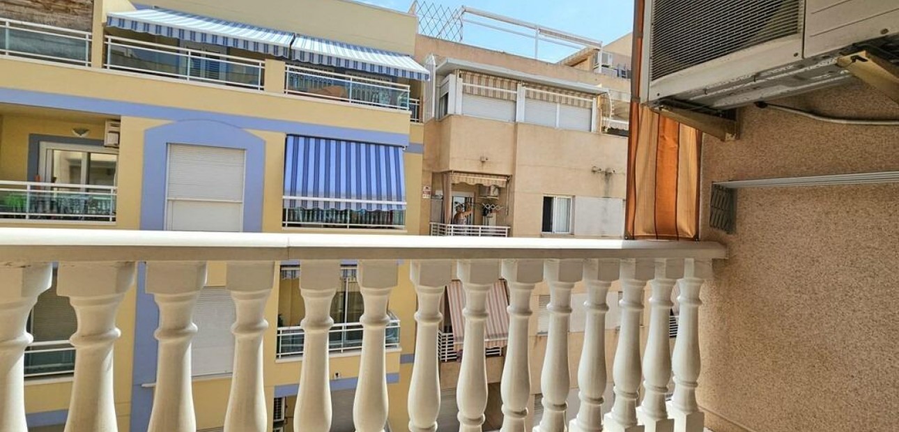 Sale - Apartment / flat -
Torrevieja - Playa de los locos