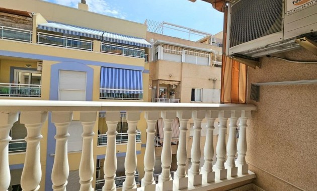 Sale - Apartment / flat -
Torrevieja - Playa de los locos