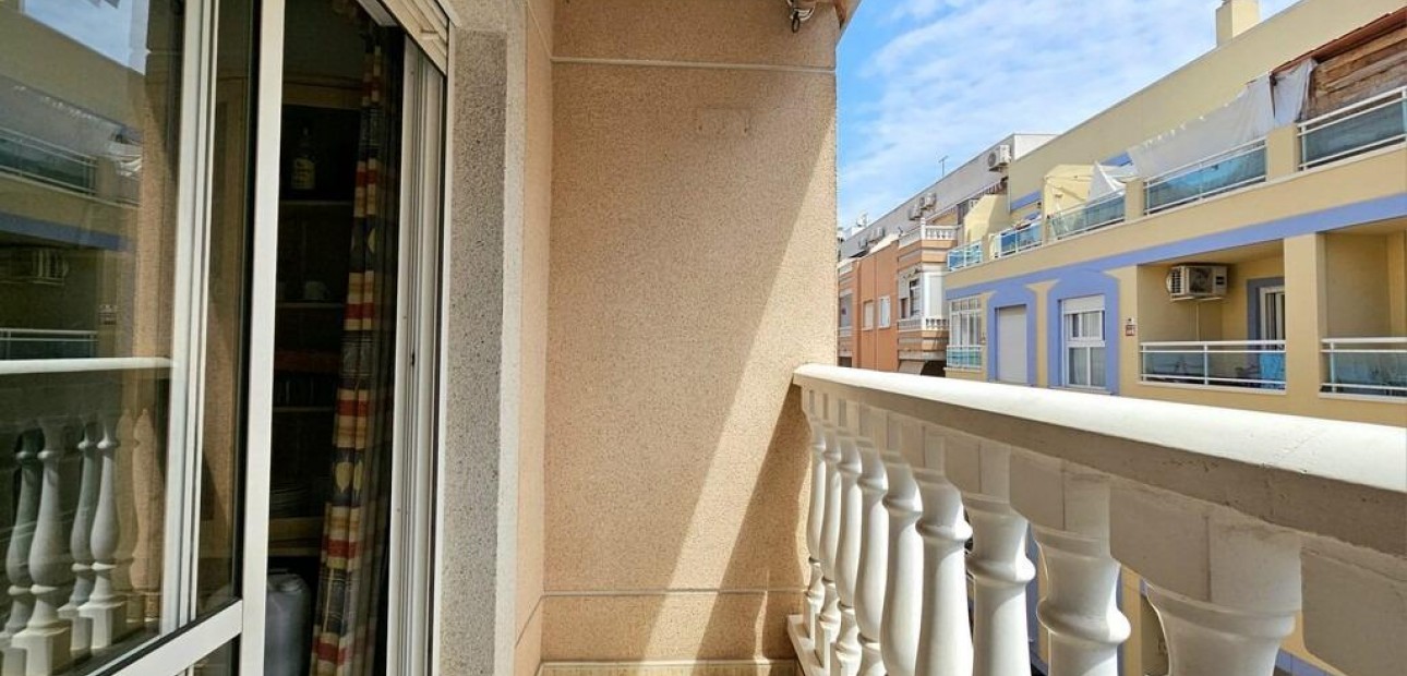 Sale - Apartment / flat -
Torrevieja - Playa de los locos