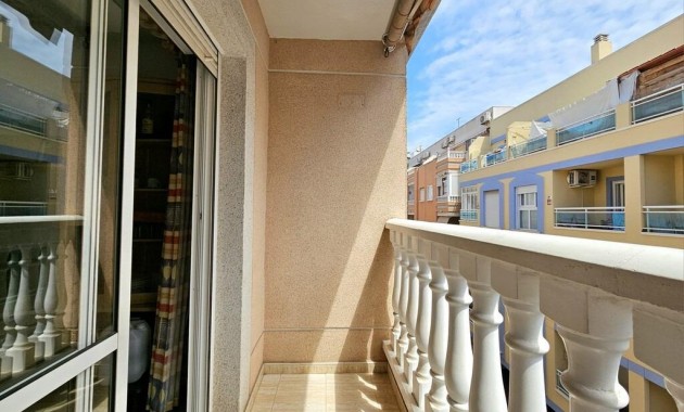 Sale - Apartment / flat -
Torrevieja - Playa de los locos