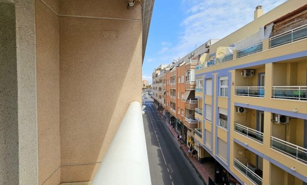 Sale - Apartment / flat -
Torrevieja - Playa de los locos