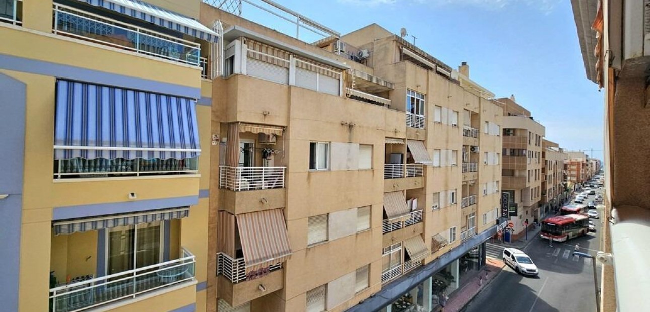 Sale - Apartment / flat -
Torrevieja - Playa de los locos