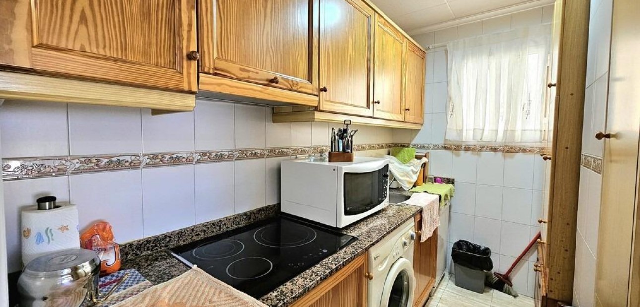 Sale - Apartment / flat -
Torrevieja - Playa de los locos
