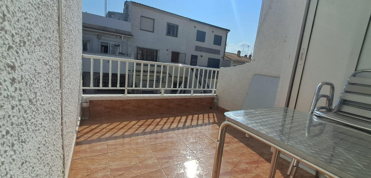 Sale - Bungalow -
Torrevieja - Playa de los Naufragos