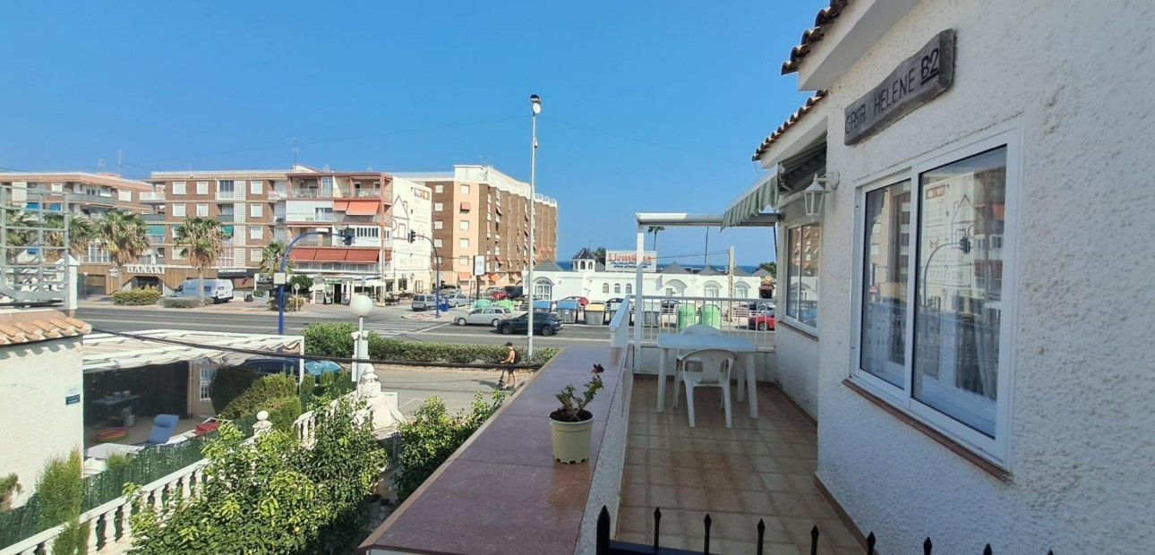Sale - Bungalow -
Torrevieja - Playa de los Naufragos