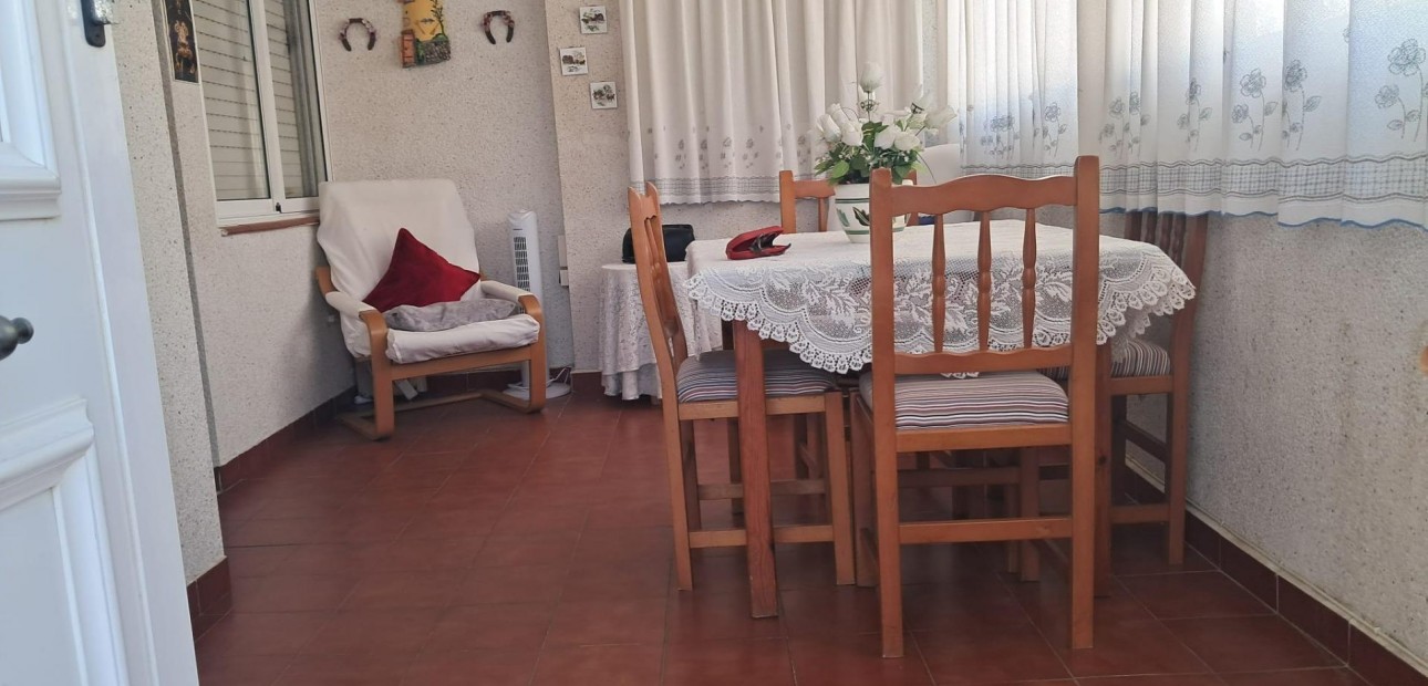 Sale - Bungalow -
Torrevieja - Playa de los Naufragos