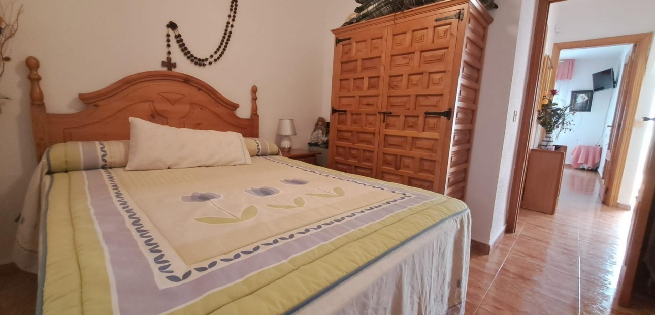 Sale - Bungalow -
Torrevieja - Playa de los Naufragos