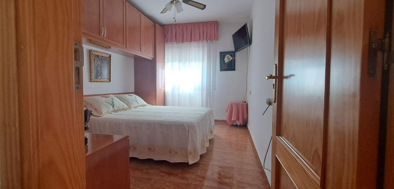 Sale - Bungalow -
Torrevieja - Playa de los Naufragos