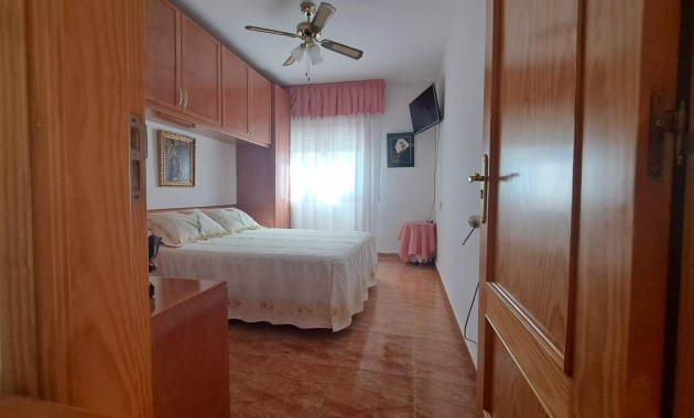 Sale - Bungalow -
Torrevieja - Playa de los Naufragos