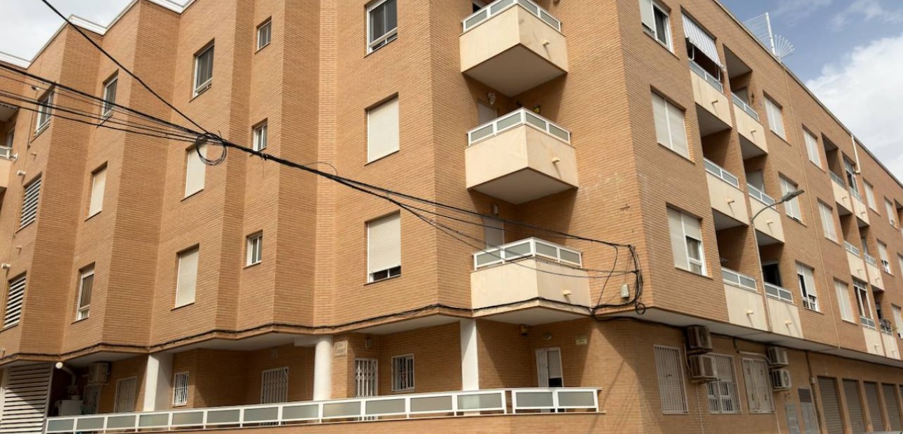 Sale - Apartment / flat -
Almoradí - centro