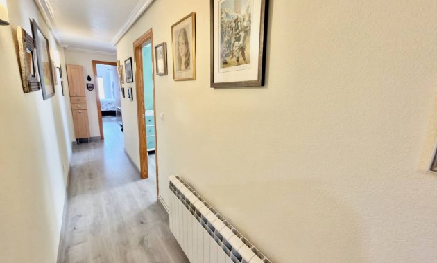 Sale - Apartment / flat -
Almoradí - centro