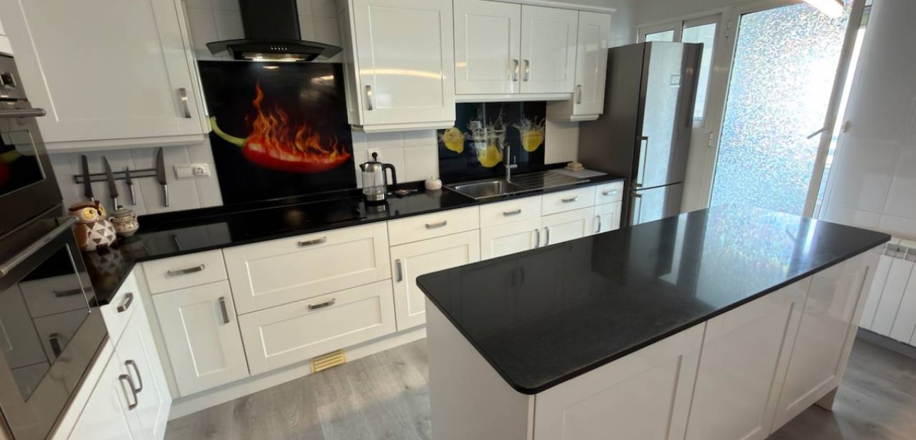 Sale - Apartment / flat -
Almoradí - centro