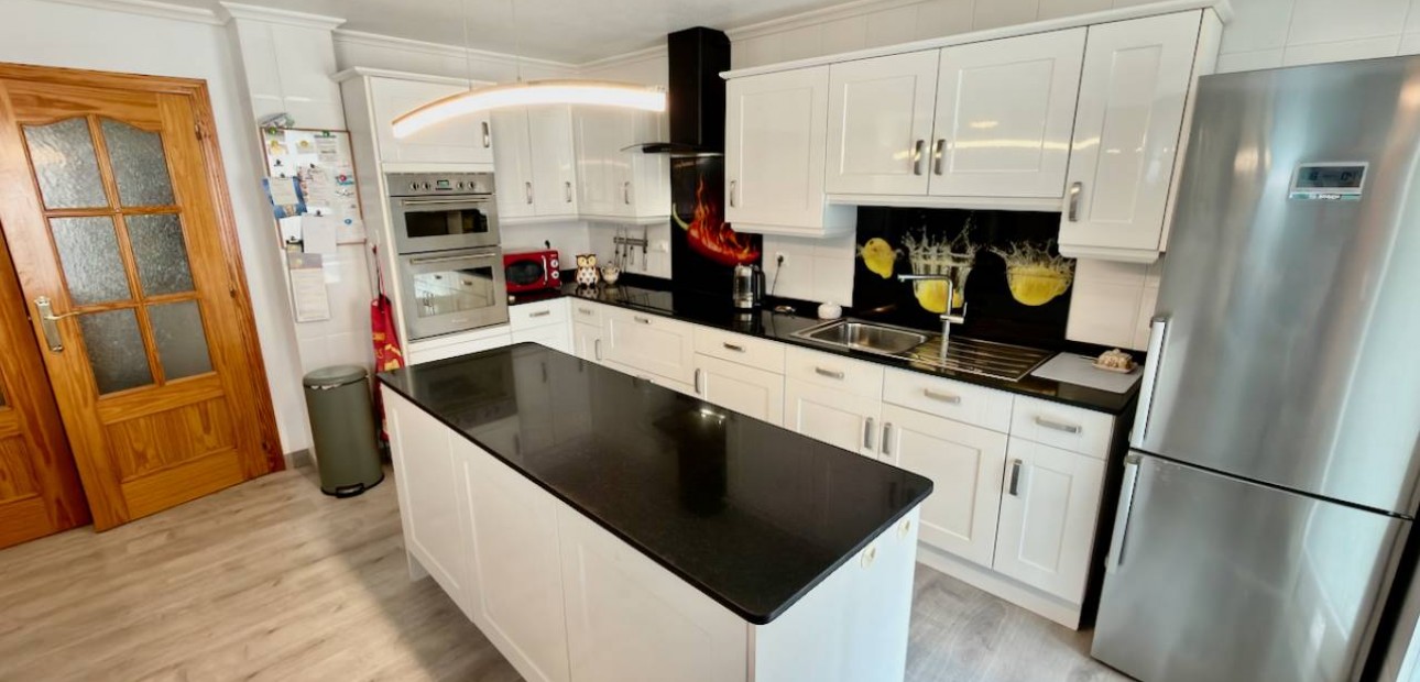 Sale - Apartment / flat -
Almoradí - centro