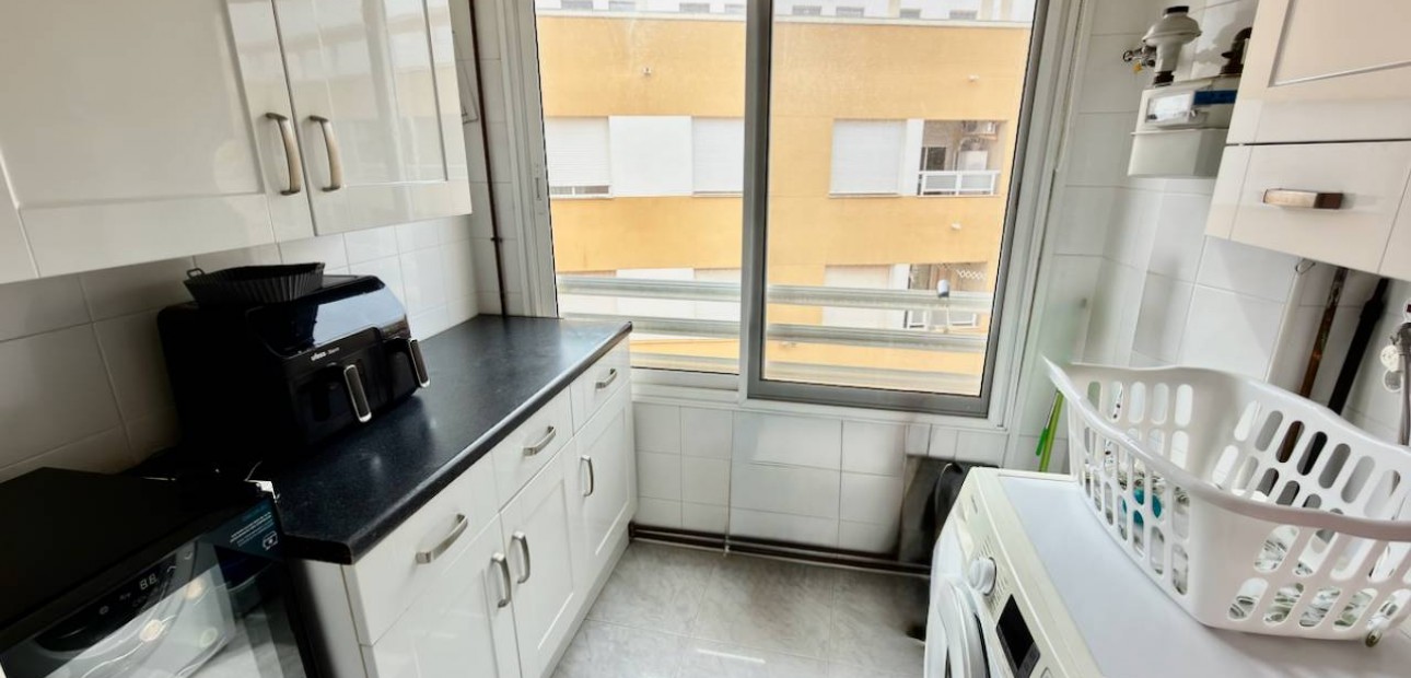 Sale - Apartment / flat -
Almoradí - centro