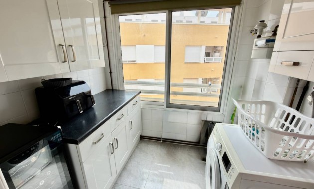 Sale - Apartment / flat -
Almoradí - centro