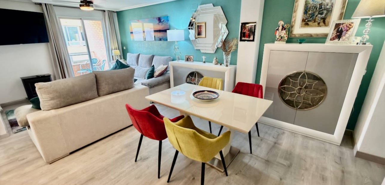 Sale - Apartment / flat -
Almoradí - centro