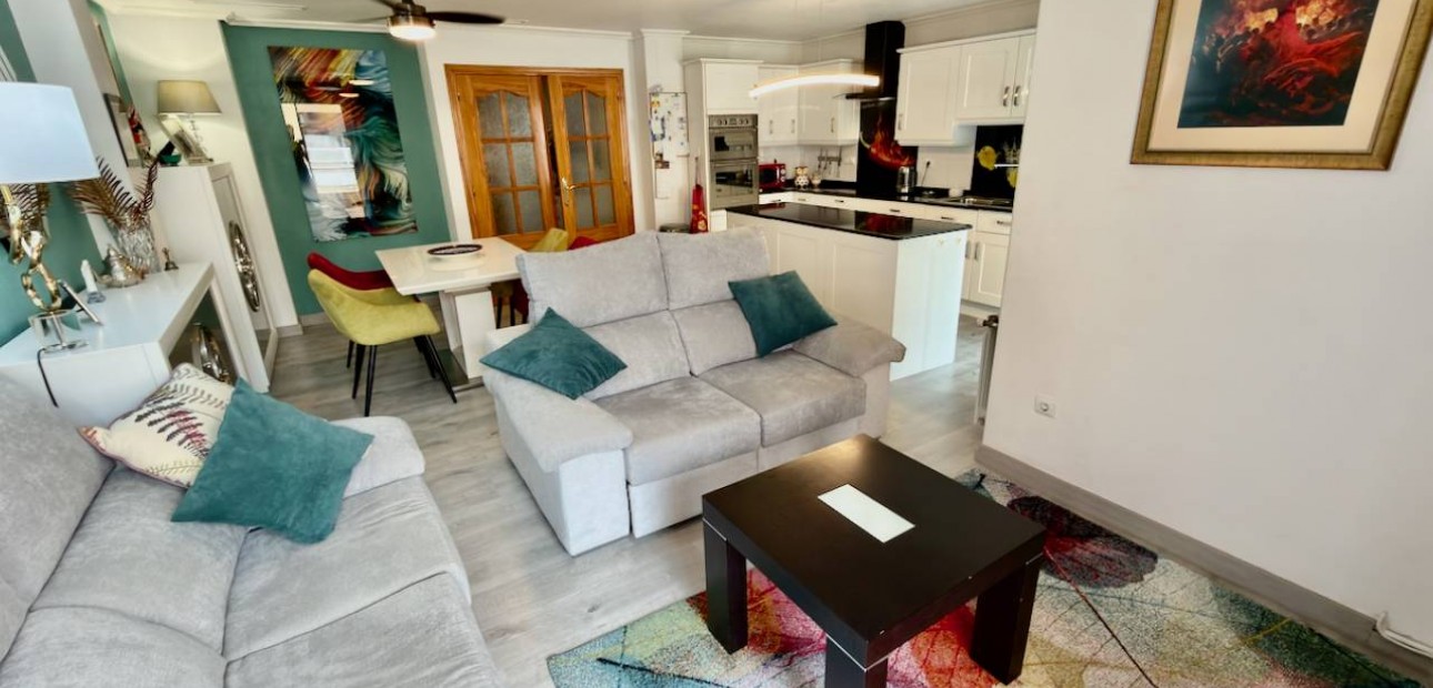 Sale - Apartment / flat -
Almoradí - centro