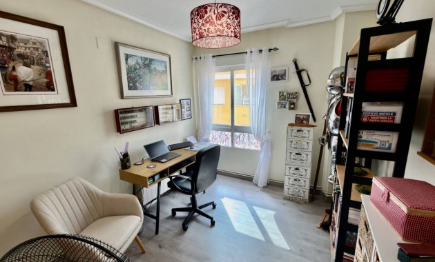 Sale - Apartment / flat -
Almoradí - centro
