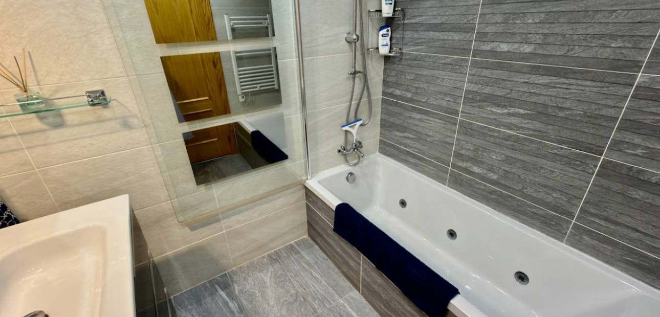 Sale - Apartment / flat -
Almoradí - centro