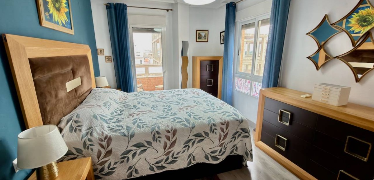 Sale - Apartment / flat -
Almoradí - centro