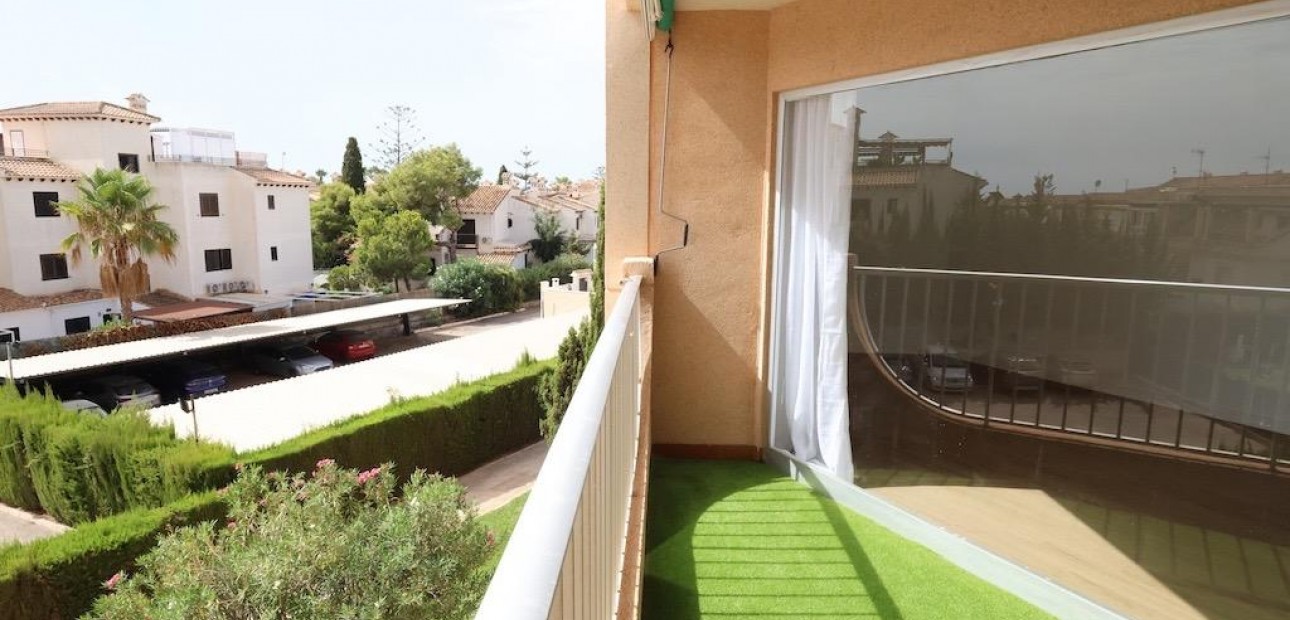 Sale - Apartment / flat -
Orihuela Costa - La Zenia